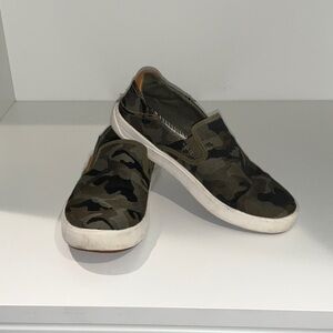 Olukai Canvas Lae'ahi Pa'i Slip-On Sneakers Camo Men's Size 8